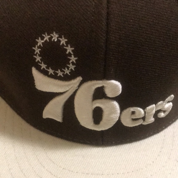 Men's Brown/Beige Philadelphia 76ers NBA Hat - Picture 2 of 4